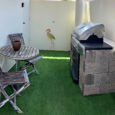 Cozy 1-Bedroom Apartment Minutes Away Drive To Mangel Halto Beach Savaneta Esterno foto